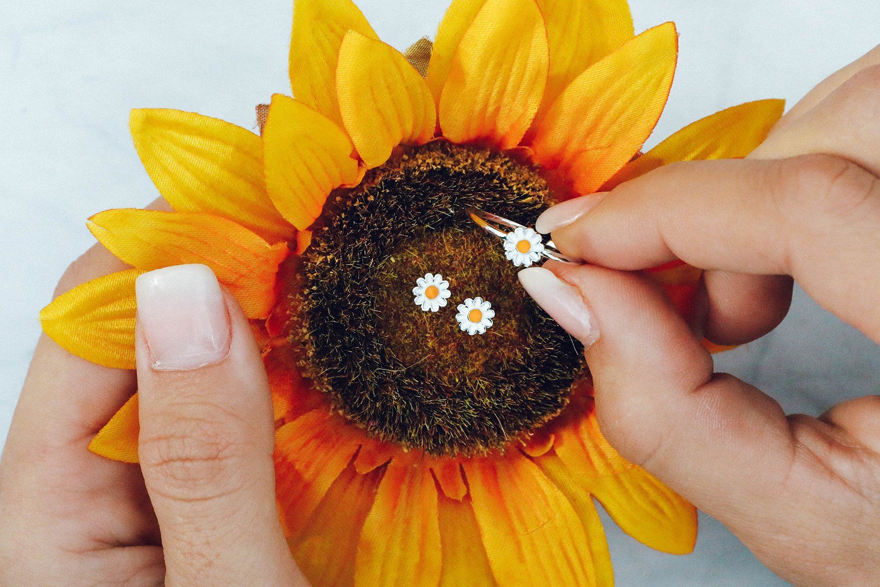 Daisy Studs