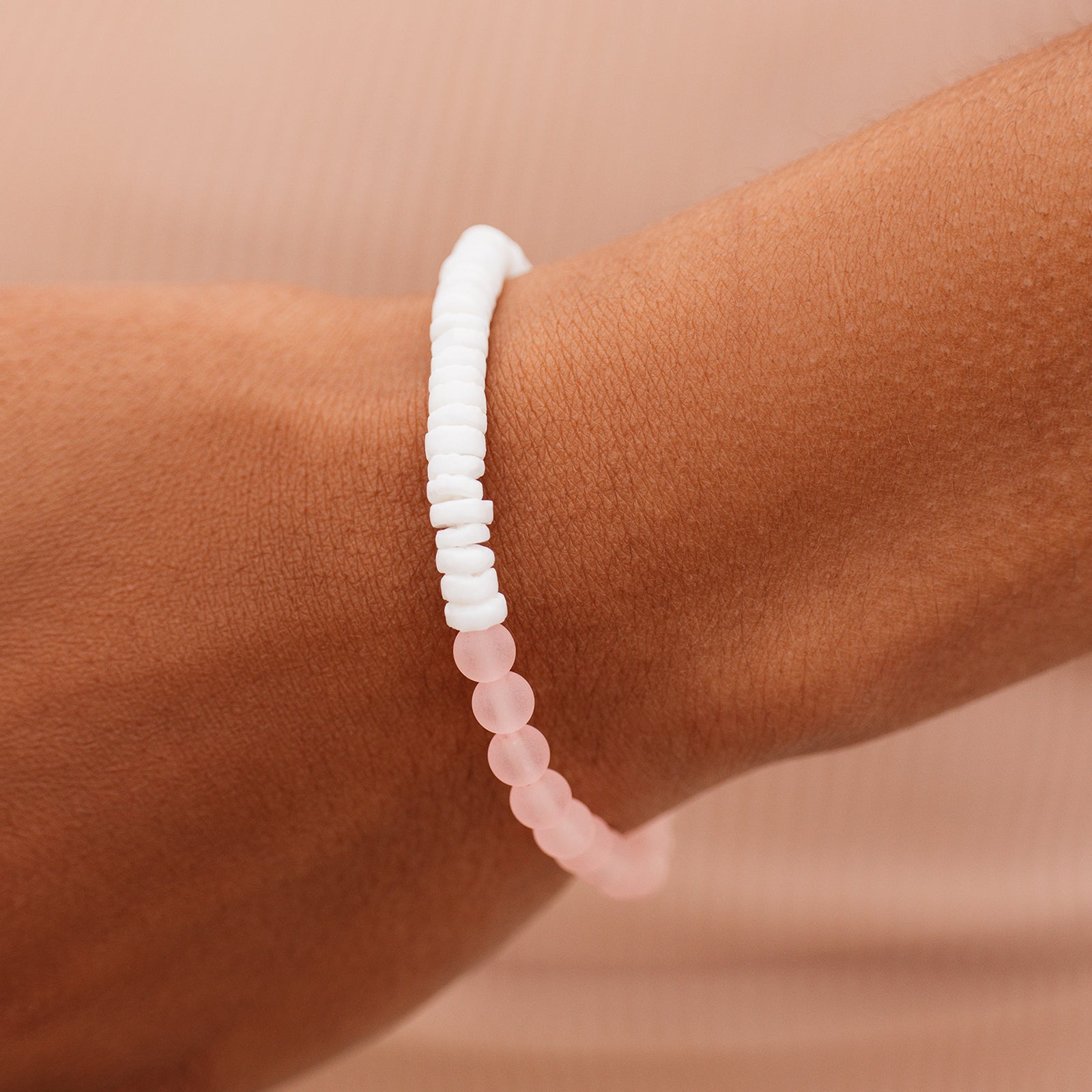 Puka Shell & Frosted Bead Stretch Bracelet