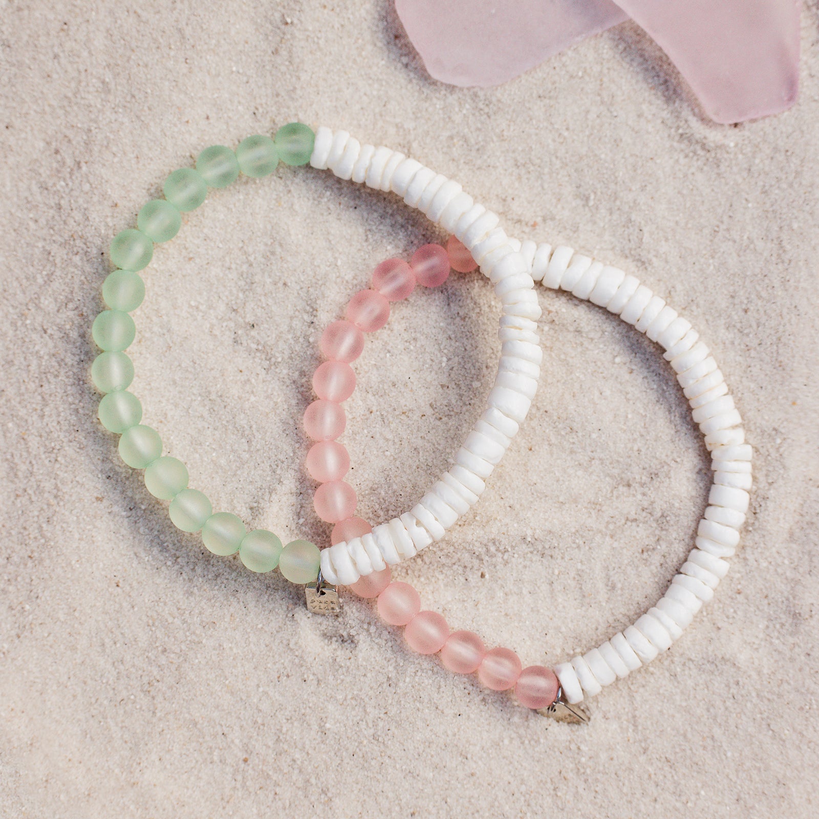 Puka Shell & Frosted Bead Stretch Bracelet